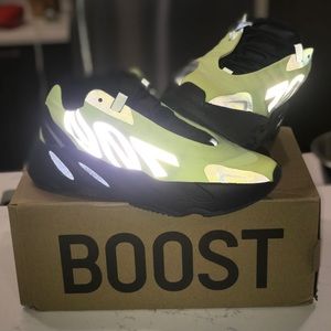 Yeezy 700 MNVN Phosphor